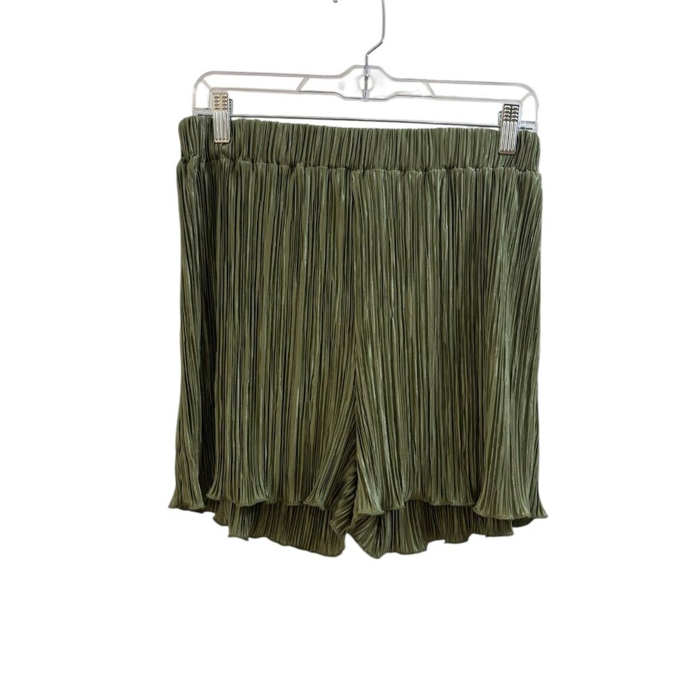 Flowy Green Pleated Shorts - L - Silky